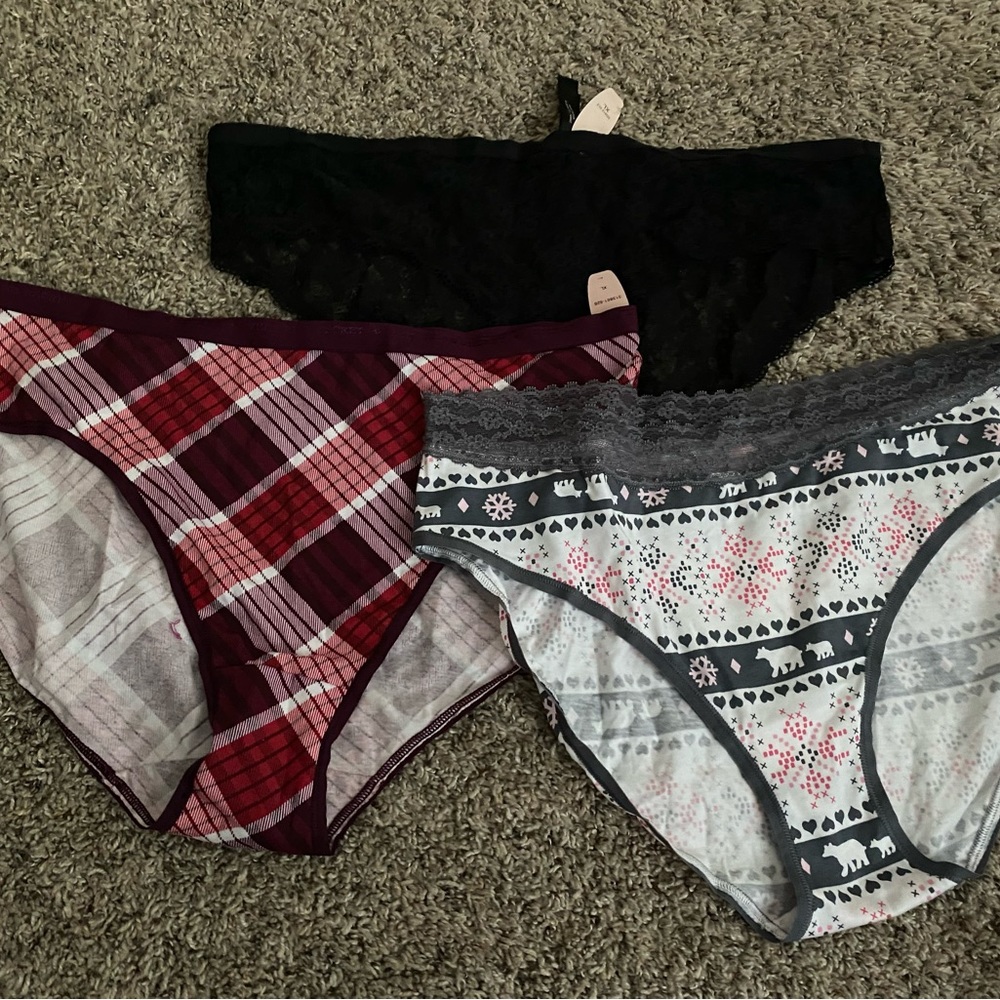 New lot of 3 Victoria’s Secret panties underwear size xl